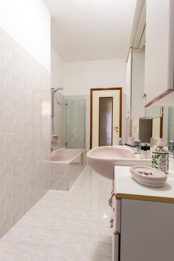 Flower Apartment Mantova Luaran gambar