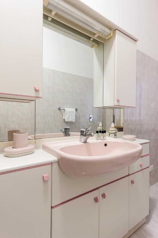 Flower Apartment Mantova Luaran gambar